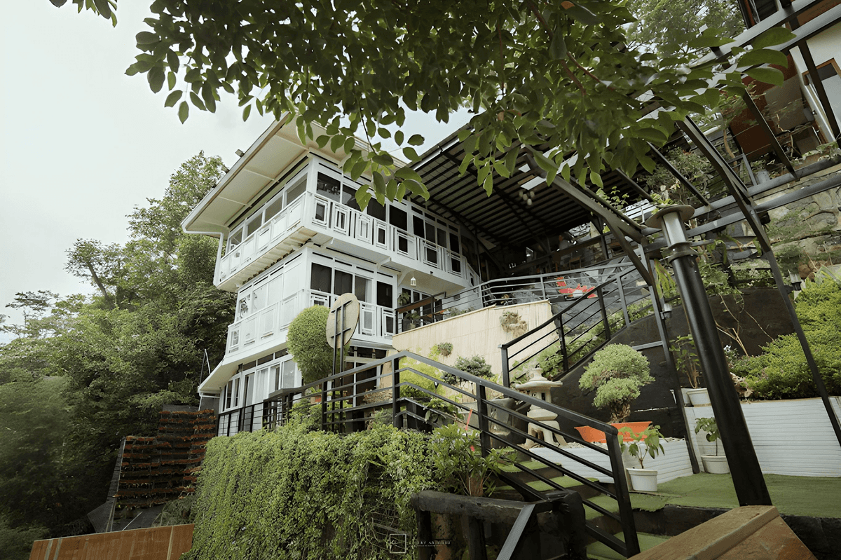 Summit Villa