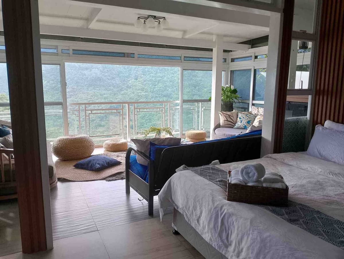 Summit Villa - Image 1